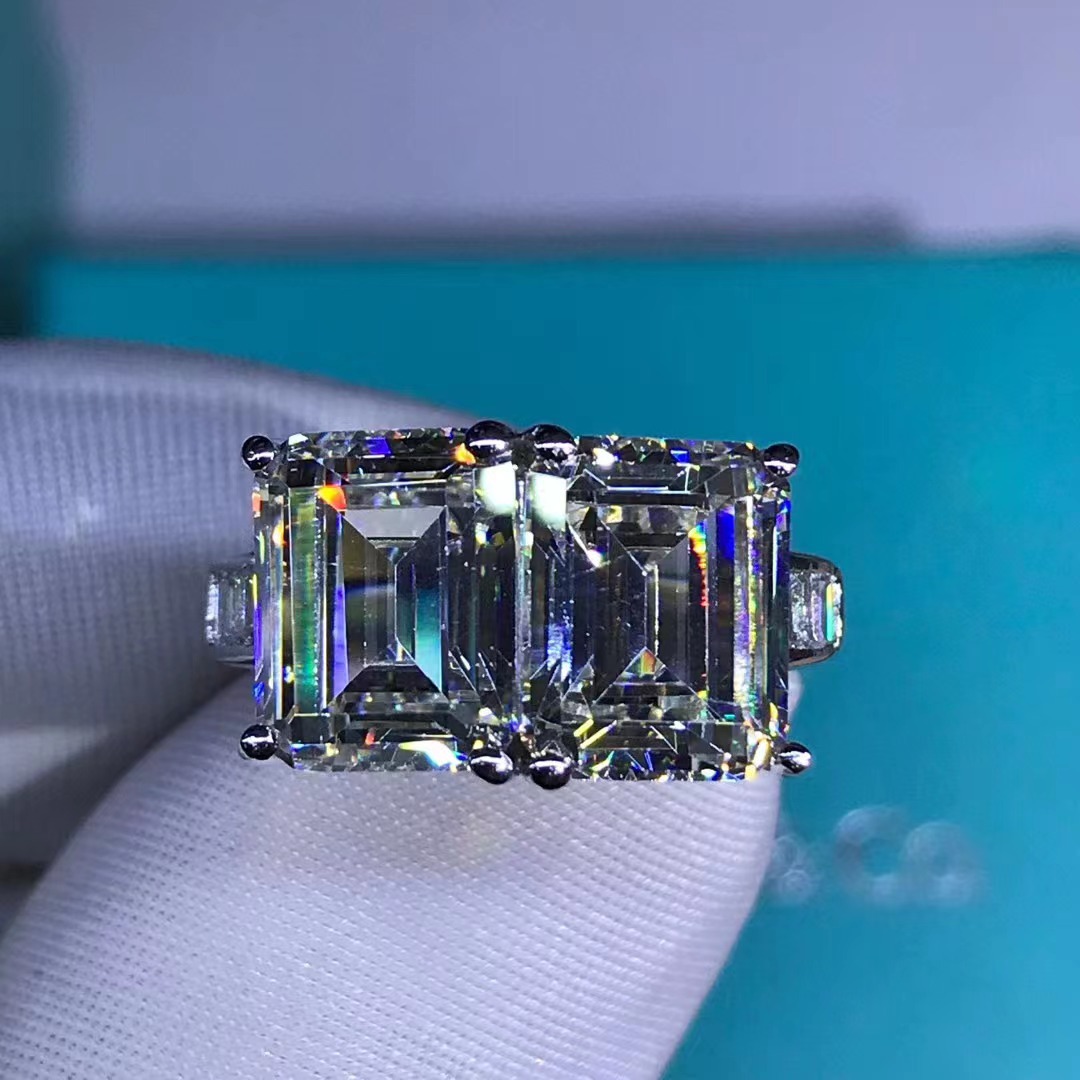 La plata esterlina importó el anillo de diamantes de alto carbono 6 quilates de lujo de hielo Flor de corte de piedra transfronterizo Comercio electrónico comercio exterior exclusivo para la joyería de las mujeres