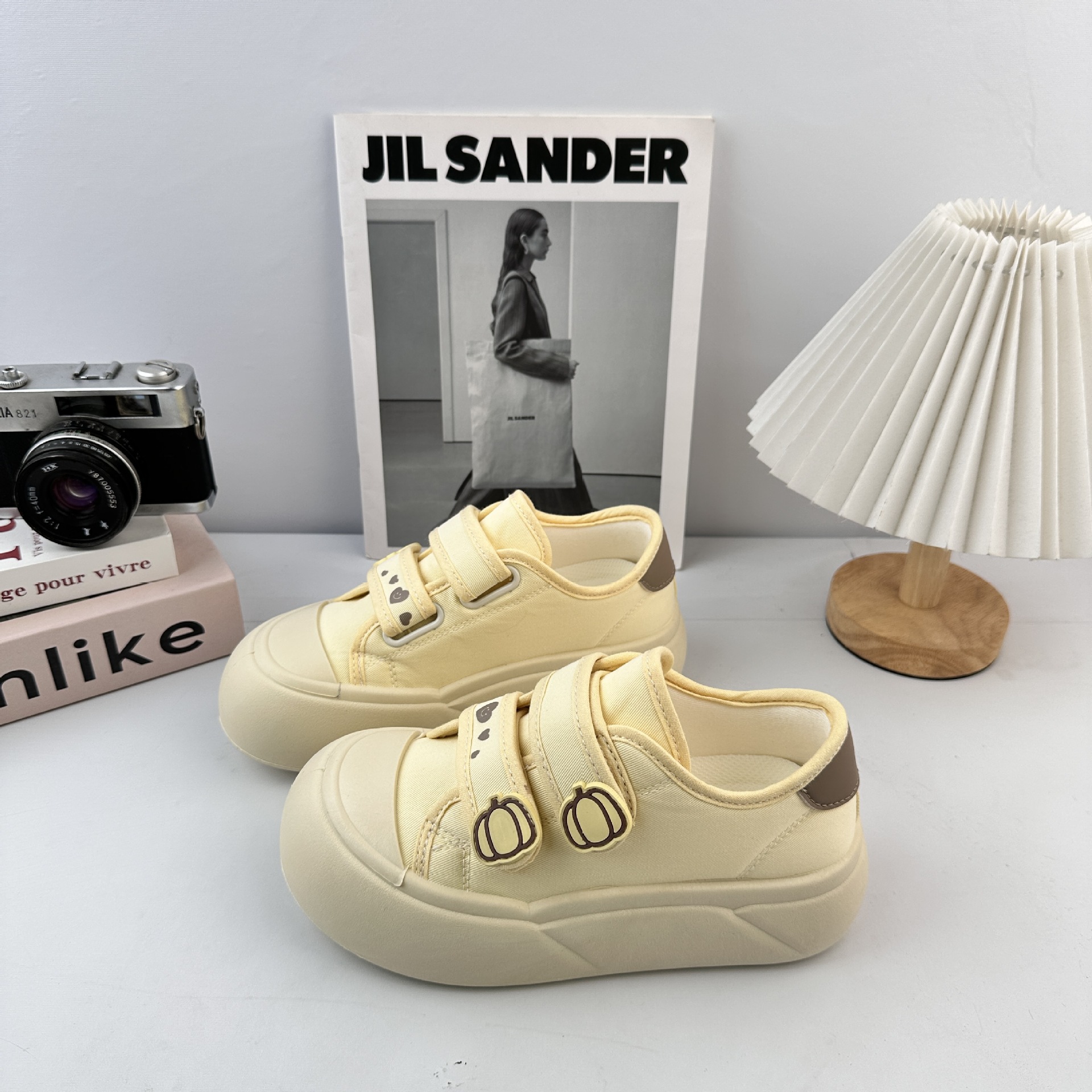 Yuanbo 2025 otoño nuevos zapatos de lona, zapatos de skate transpirables, zapatos blancos de suela gruesa de mujer, zapatos deportivos casuales, zapatos de pan