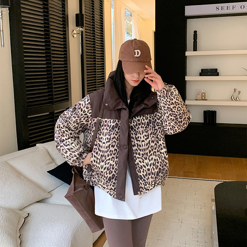 2025 ropa de algodón de plumón ropa de algodón corta impresión coreana nuevo cuello de pan chaqueta de algodón nicho chaqueta de invierno mujer