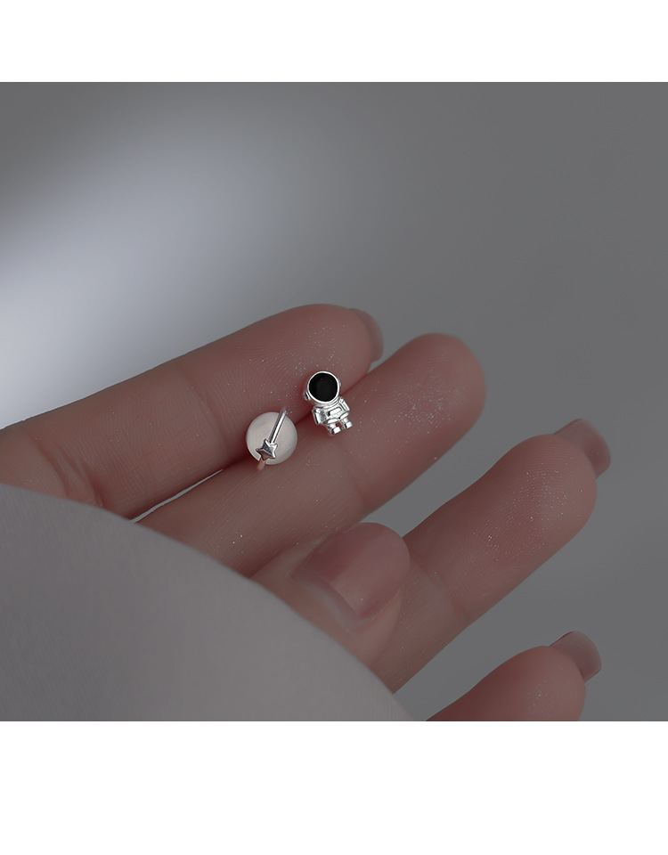 Ear Studs Classification 1 Pair Quantity 1 Pair Simple Style Astronaut Plating Inlay Copper Opal Ear Studs
