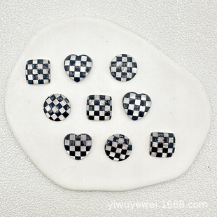Black and white grid drop oil checkerboard love wholesale 18mm resin accessories diy patch earrings accessories mobile phone case