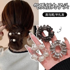 シンプルで太くて髪の紐を傷つけません。
