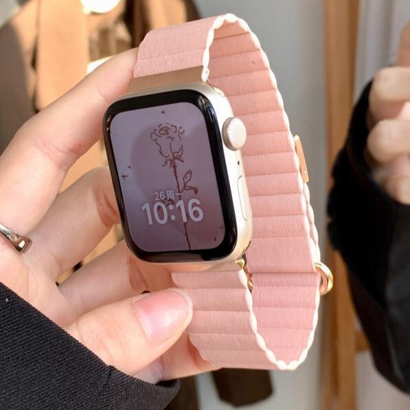 Suitable for Apple Watch Strap with Lychee Pattern Leather Magnetic Suction for Apple Watch S8 Generation Iwatch7654Se11 Suitable for Apple Watch Strap with Lychee Pattern Leather Magnetic Suction for Apple Watch S8 Generation Iwatch7654Se11
