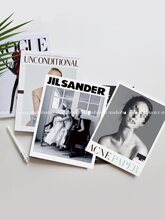 杂志拍照道具ins风时尚英文全彩画册手拿街拍摆拍摄影拍摄道具