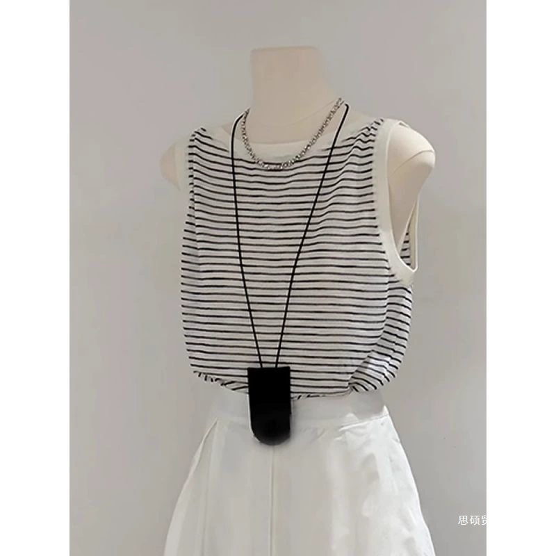 Чистый и красивый летний антивозрастной комплект: полный набор с полосатым жилетом и юбкой-бутоном для женщин, новинка лета 2025 года