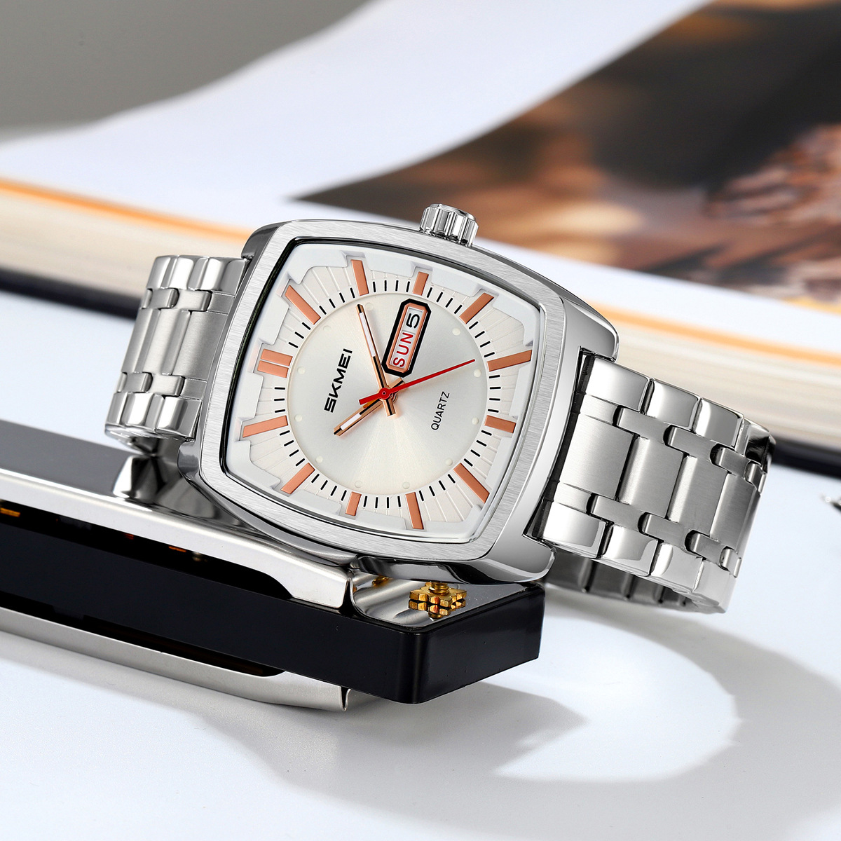 Reloj de cuarzo de barril de vino día calendario multifuncional reloj de pulsera de hombre correa de acero negocio reloj de hombre al por mayor transfronterizo