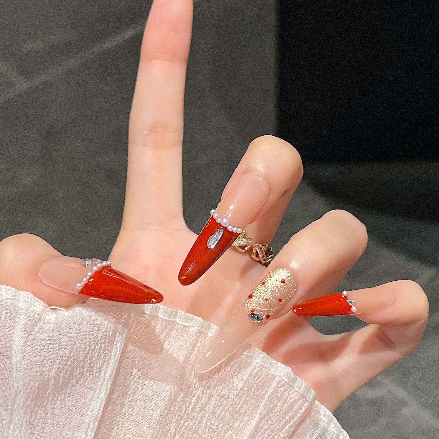 Nuevos productos de explosión hechos a mano de uñas blanqueadoras rojas francesas flash manuales de manicuría temperamento blanqueador de alto nivel de uñas