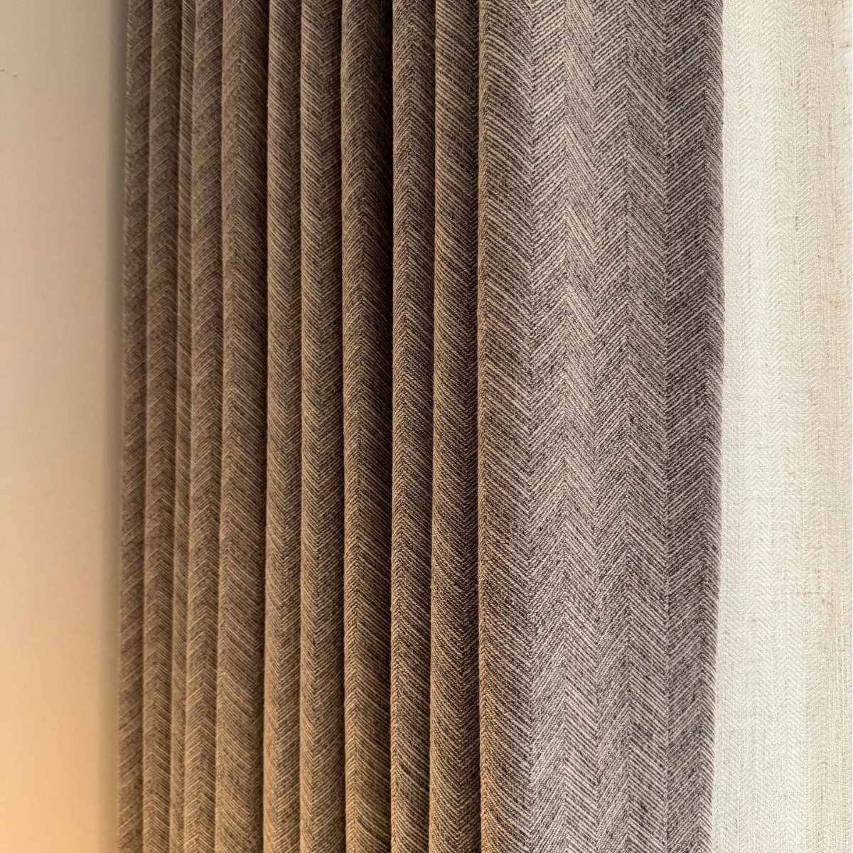 小红书同款人字纹窗帘棉麻质感防晒保暖主卧阳台绍兴工厂韩哲制作