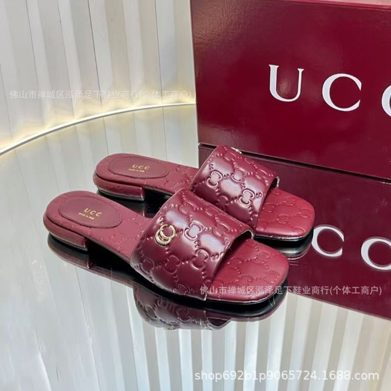 G2026 nuevo fondo plano estampado una palabra zapatillas frías letras antideslizantes casuales zapatillas de playa clásicas zapatillas de mujer