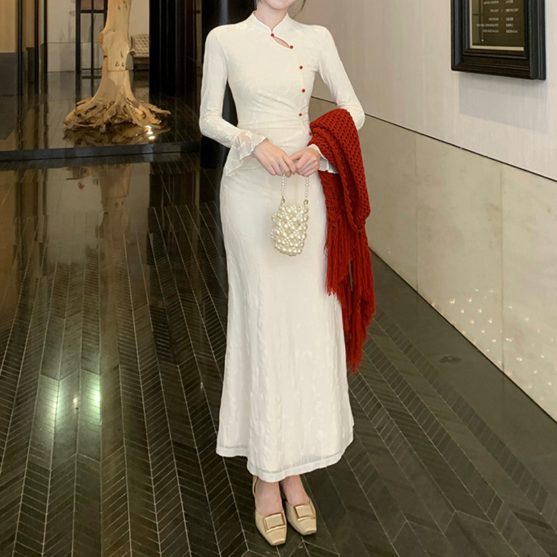 2025秋新款长款杏雪织光新中式植绒改良旗袍女喇叭袖连衣裙长袖潮