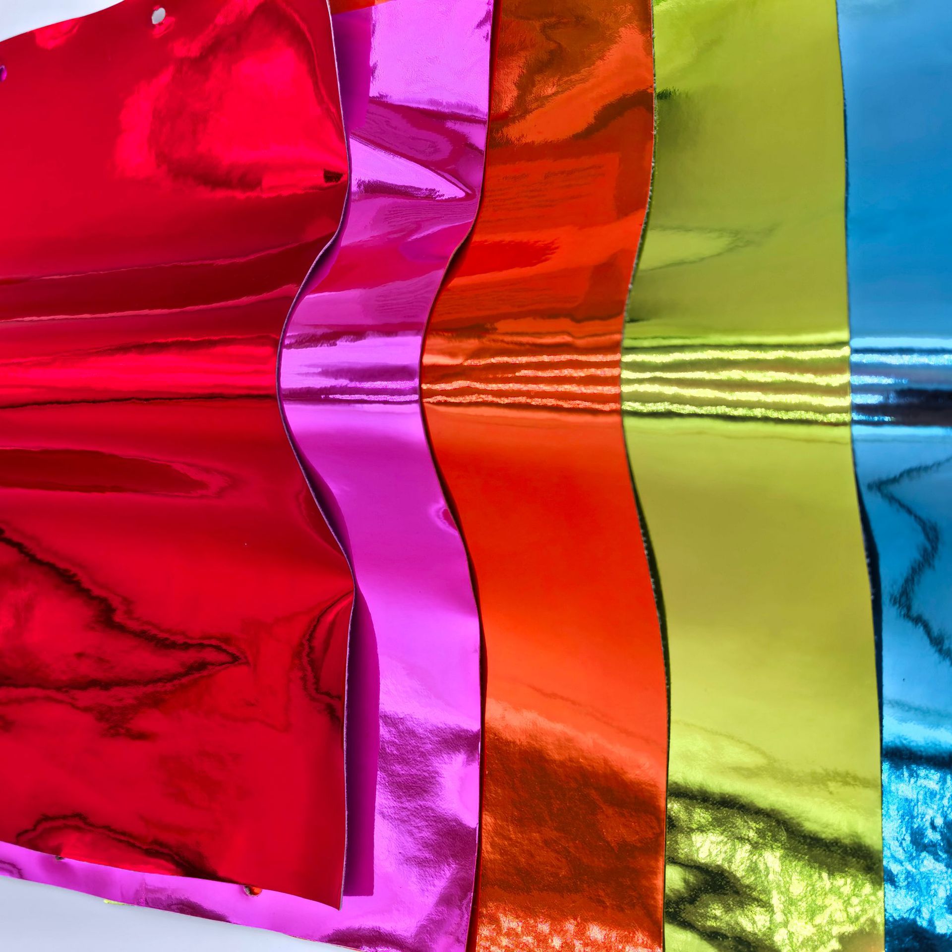 Metallic Mirror Pu Gradient Iridescent Laser Leather Decorative Fabric for Clothing and Cosmetic Bags, Anti-Wrinkle