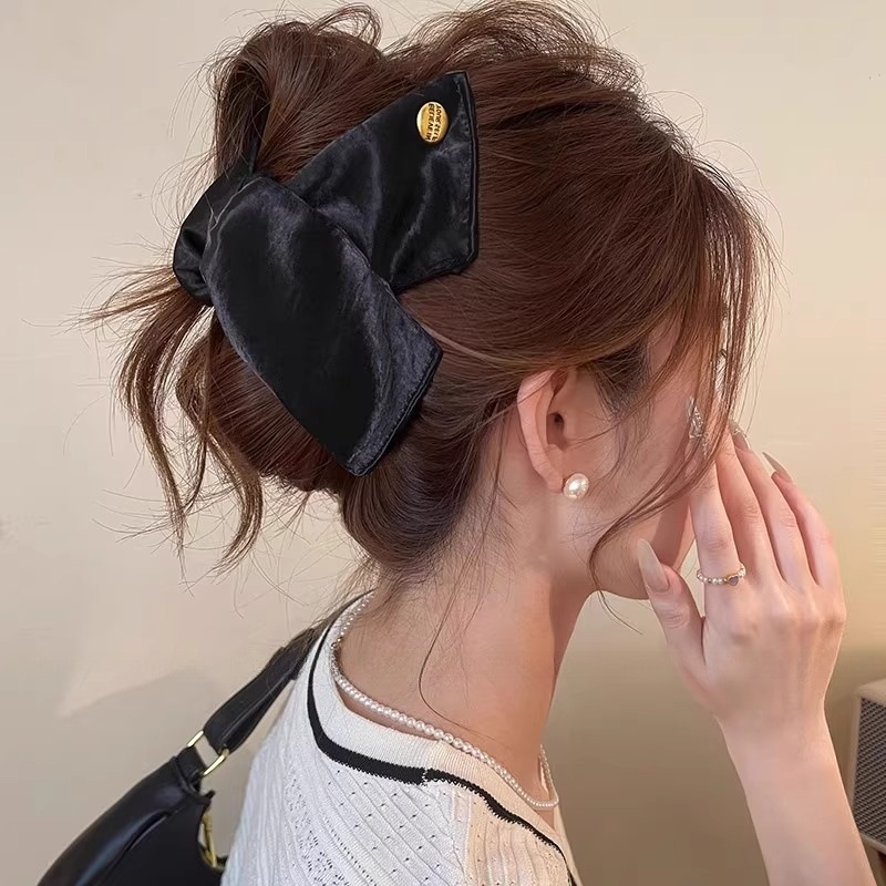優しい狙撃！サテン三角グリッパー女性のハイエンド 2025 新しい夏のヘアクリップサメクリップヘアアクセサリー|undefined
