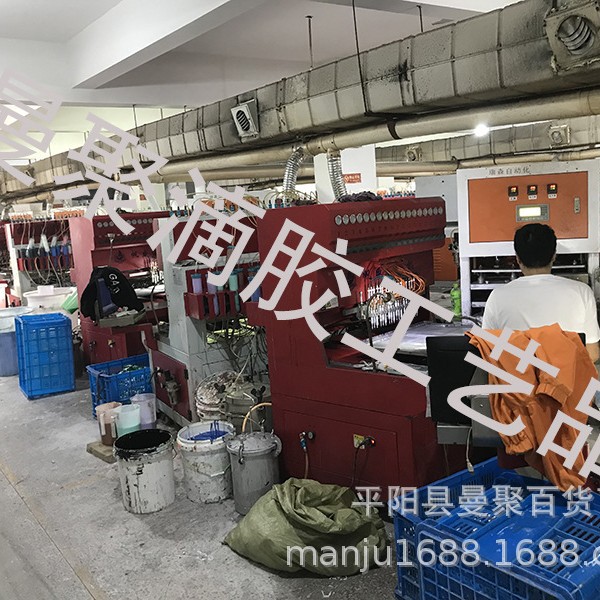 Nuevo llavero de Navidad colgante de goma suave de dibujos animados de Navidad muñeco de nieve ancianos llavero colgante de Navidad pequeño regalo