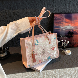 ����ʽ�̽��μ�Ů��2024�ļ��¿�ͨ����������������LҸ�����ذ�