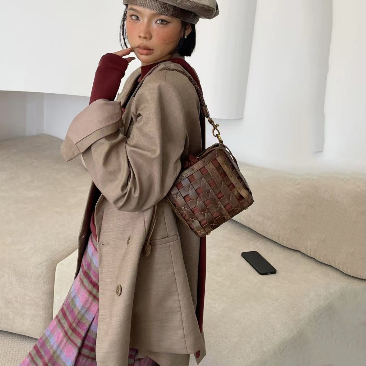 Genuine Leather Niche Hollow Woven Bucket Bag For Women Luxury Fashion Commuter Underarm Bag Single Shoulder Crossbody Small Bag - Thumbnail 3