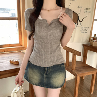 New Product 2025 Summer Korean Style Elegant Square Collar Button Design Slimming Look and Light Knitted Knitwear Short-Sleeved Top