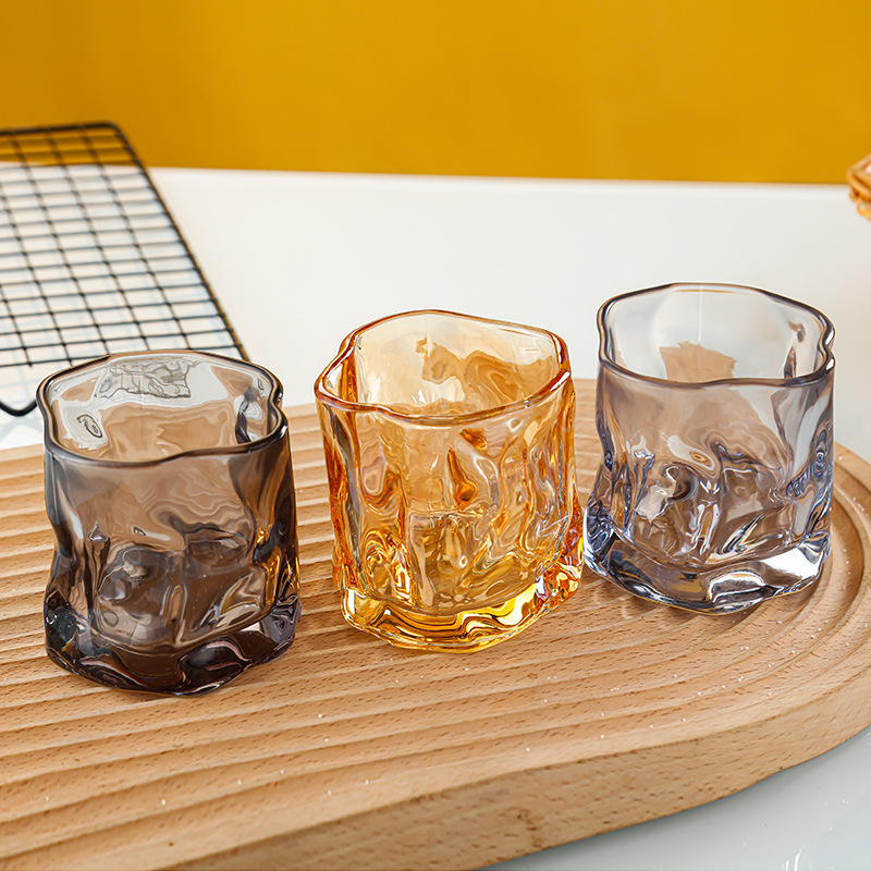 Nuevo ins estilo Twist Cup set bar whisky transparente resistente a altas temperaturas taza de vidrio esmerilado hogar