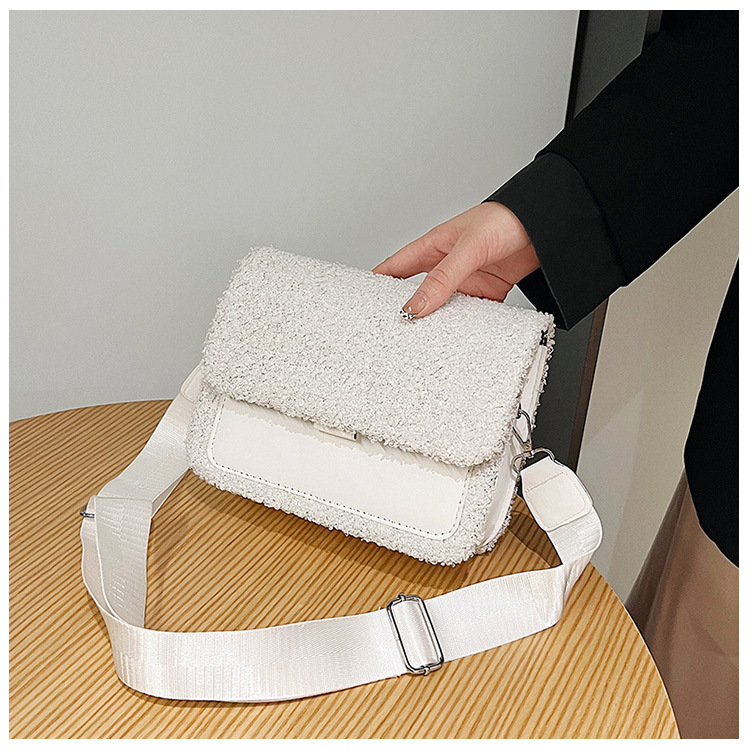 The 2024 new Korean-style trendy square lambskin patchwork single-shoulder crossbody bag is a fashionable and cute small square bag for girls undefined