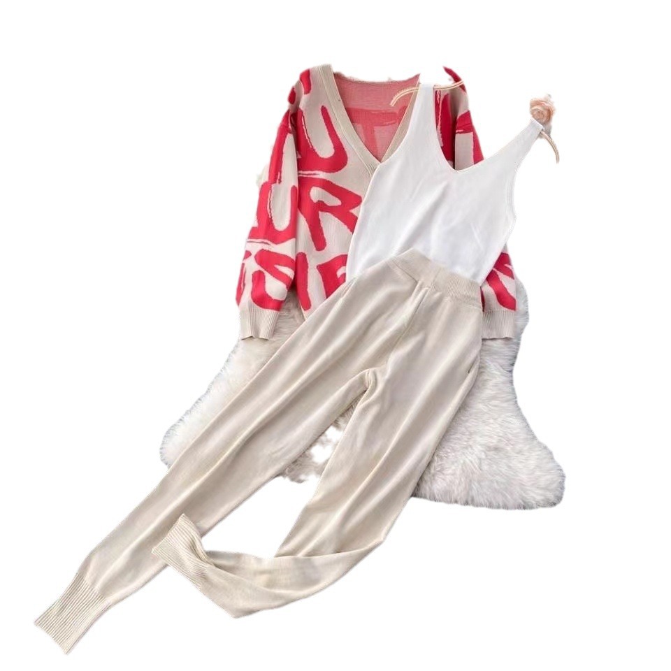 Γυναικεία Ρούχα - Casual κοστούμι, πλεκτό σακάκι με τυπωμένα γράμματα, γιλέκο, γυναικείο εσωτερικό στρώμα, σετ τριών τεμαχίων με στενό παντελόνι_voghion.com