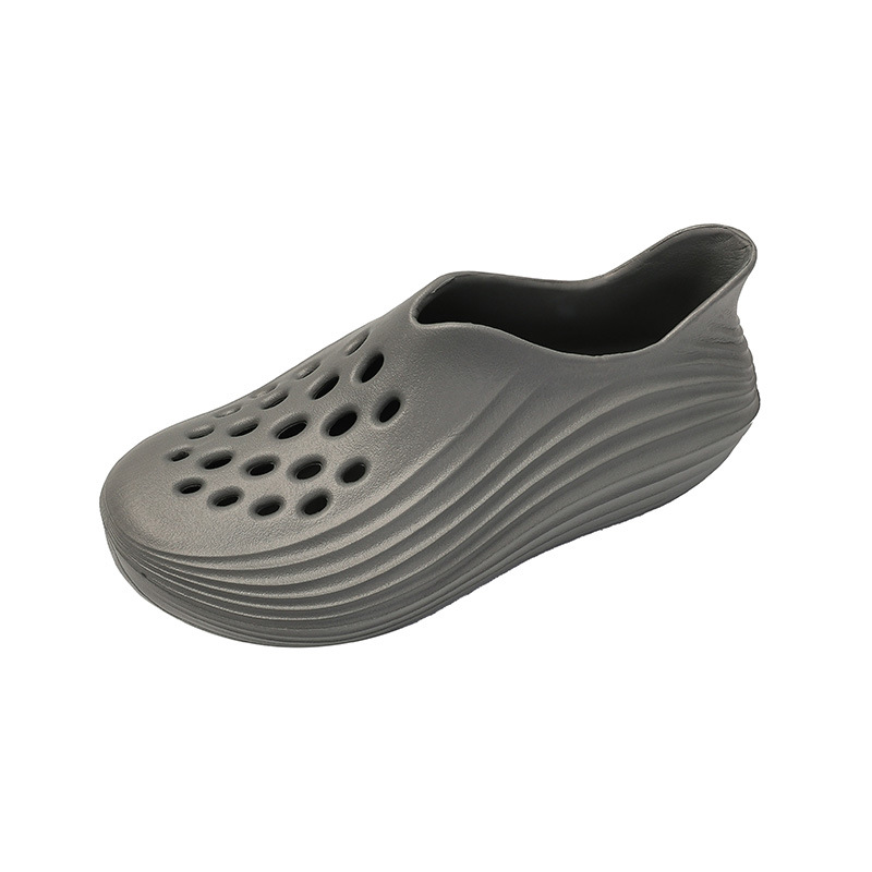 Zapatos con agujeros para parejas transfronterizas, ropa exterior para hombres, zapatillas de tacón de bolsa de altura de suela gruesa para interiores, sandalias de playa de suela blanda de moda de verano