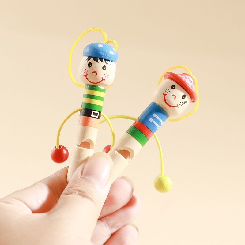 Pequeños piratas de dibujos animados de madera silbato juguetes creativos instrumentos de soplo bebés silbato pequeño regalo de jardín de infantes