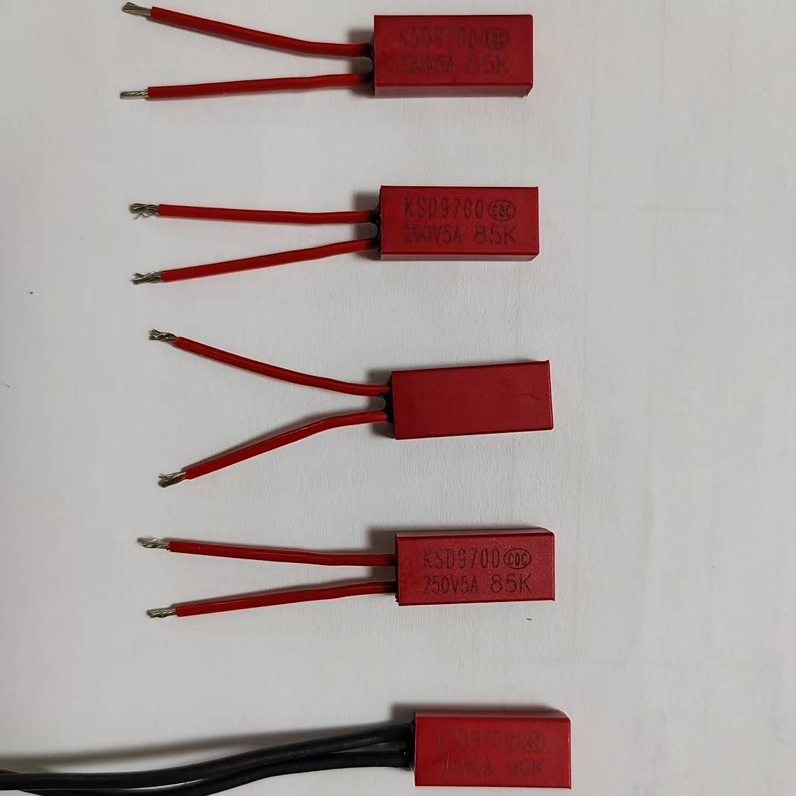工厂直供KSD9700温控开关  红色外壳热保护器