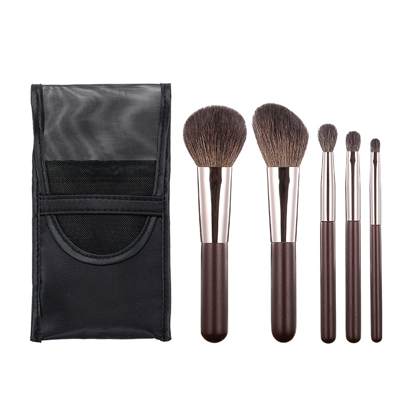 Un juego de pinceles de maquillaje Mini cepillo de rubor portátil, cepillo de labios, cepillo de sombra de ojos, juego de pinceles de maquillaje Cangzhou, herramientas de belleza