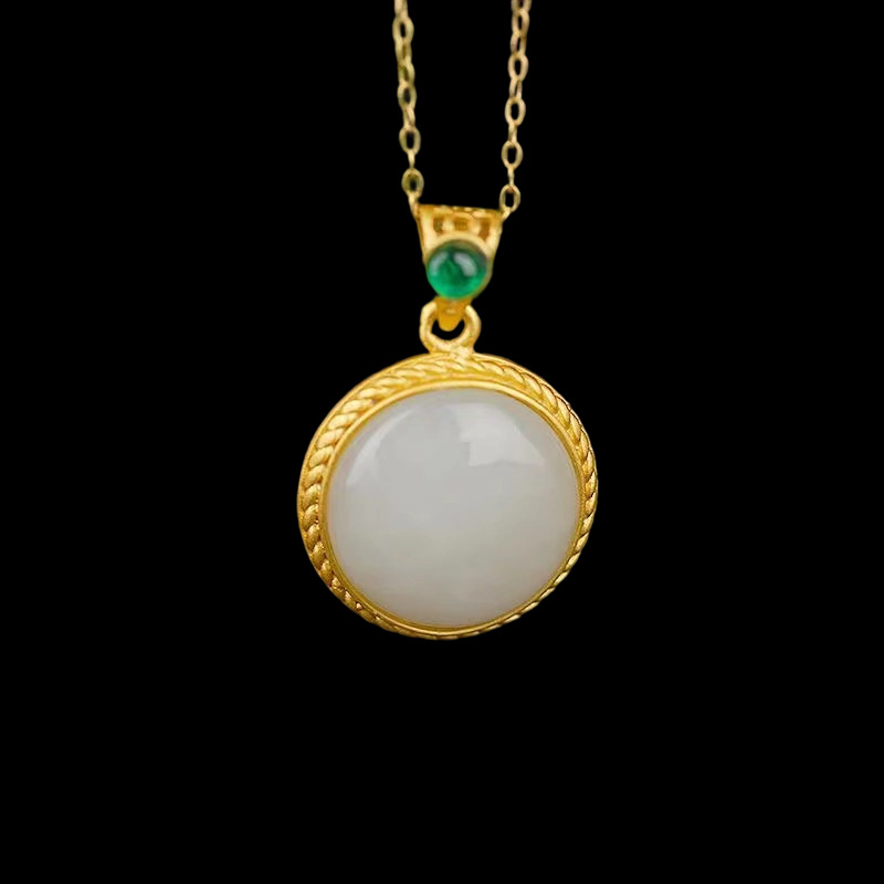 白玉圆形吊坠