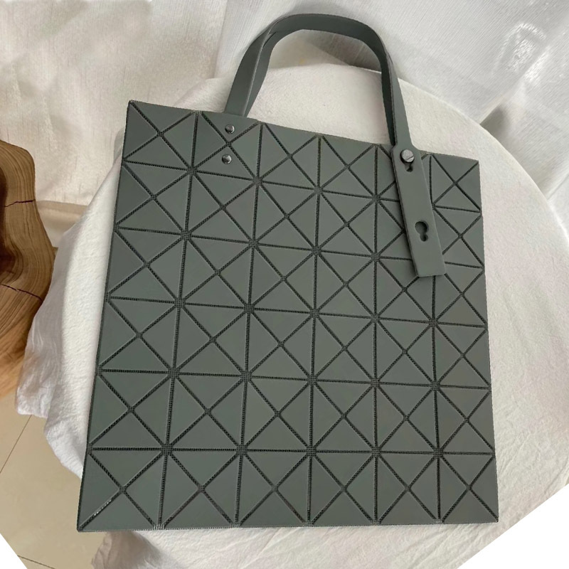 매트한 그레이 그린