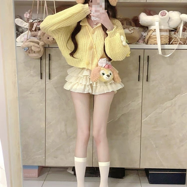 Spring and Autumn Style Sweet Candy-Colored Cream Yellow Short Sweater Cardigan for Petite Women, V-Neck Knit Cardigan Spring and Autumn Style Sweet Candy-Colored Cream Yellow Short Sweater Cardigan for Petite Women, V-Neck Knit Cardigan
