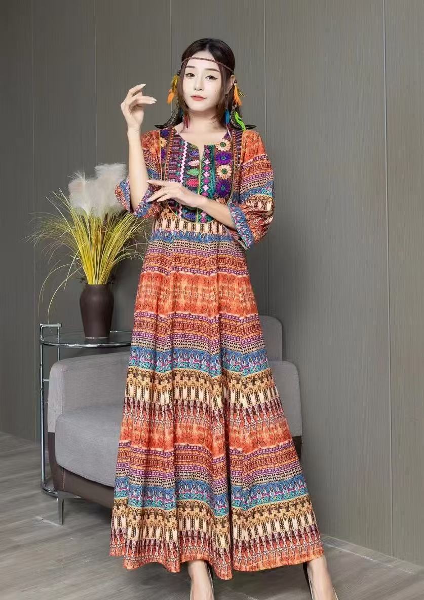 Langes, ausgestelltes, besticktes Kleid im Bohemian-Ethno-Stil für Reisefotografie – Großhandel_voghion.com