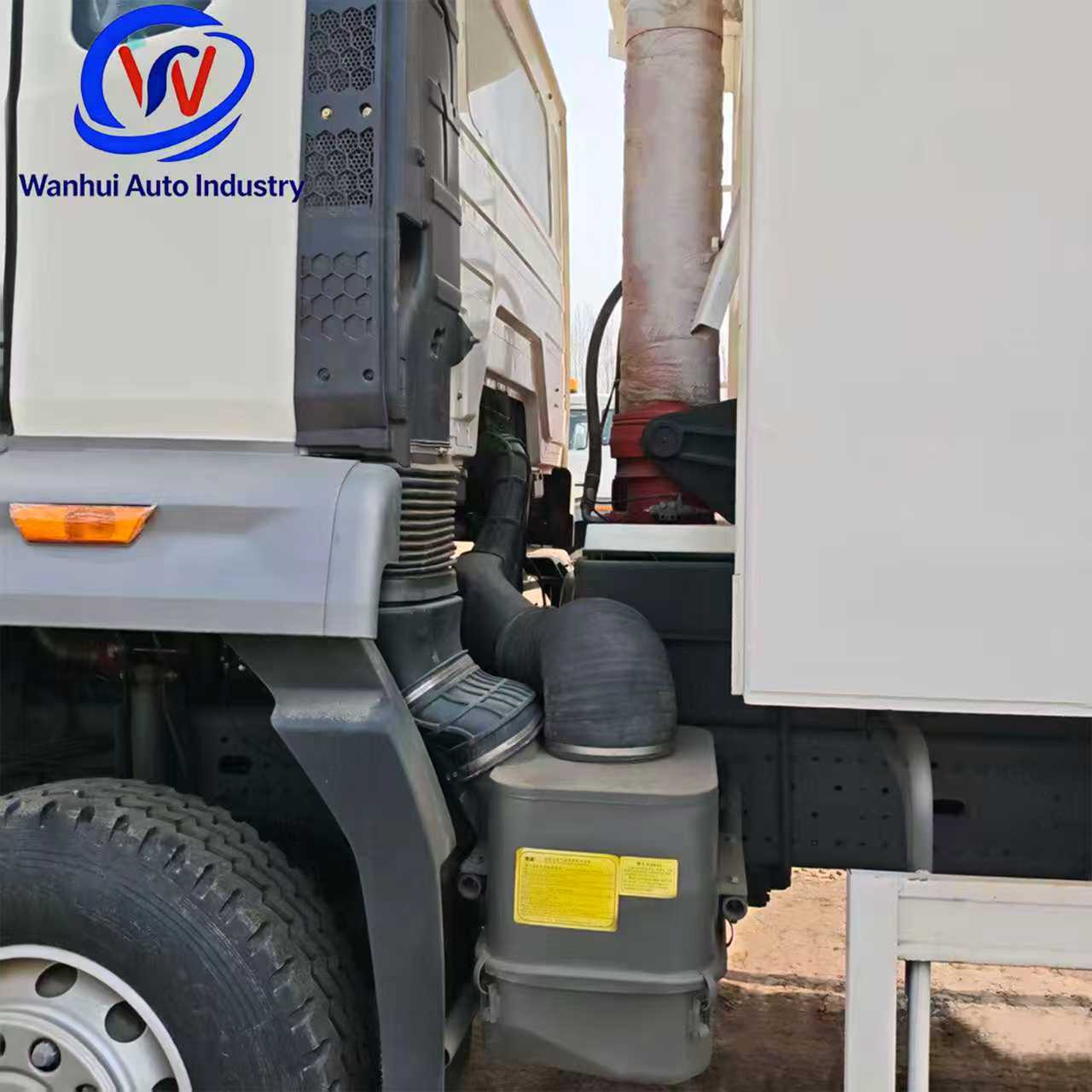 Rear-Turning Dump Truck Howo6*4 for Coal and Sand Transport 8.5m Rear-Turning Dump Truck with Hydraulic Rear Dumping