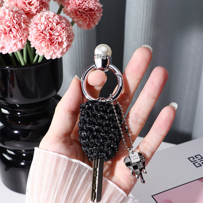 High-End Internet Celebrity Keychain Women's High-End Pearl Ring Car Key Pendant Ring Crystal Fashion Elegant Buckle