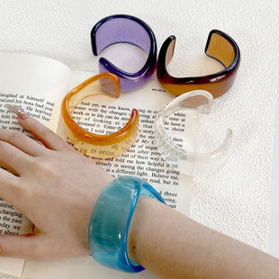 �c��  �W����ɫ͸�����������C  ��Ҏ�t�׺��͹���ɫ��֬�_���֭h