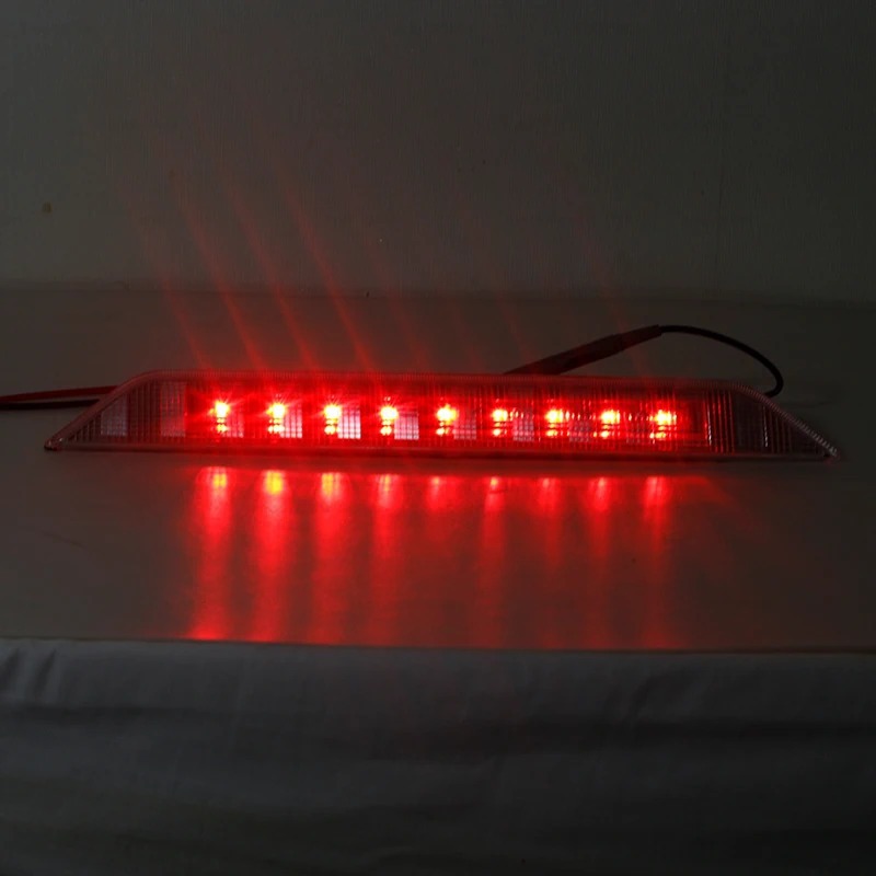 Aplicable a 08 - 13 Nissan Qijun T31 luz de freno de alto nivel, luz de advertencia anti-persecución, luz de señal de freno, luz de choque trasera