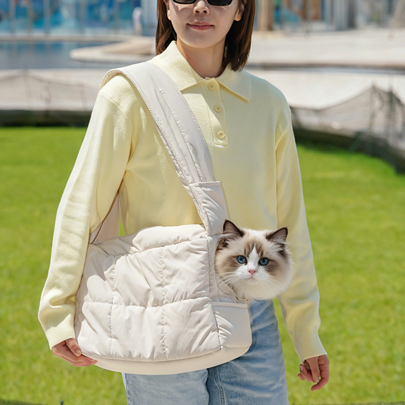 New wholesale soft and plush cotton-filled puppy carrier bag with side opening, large space, cloud-shaped shoulder bag for small dogs going out
