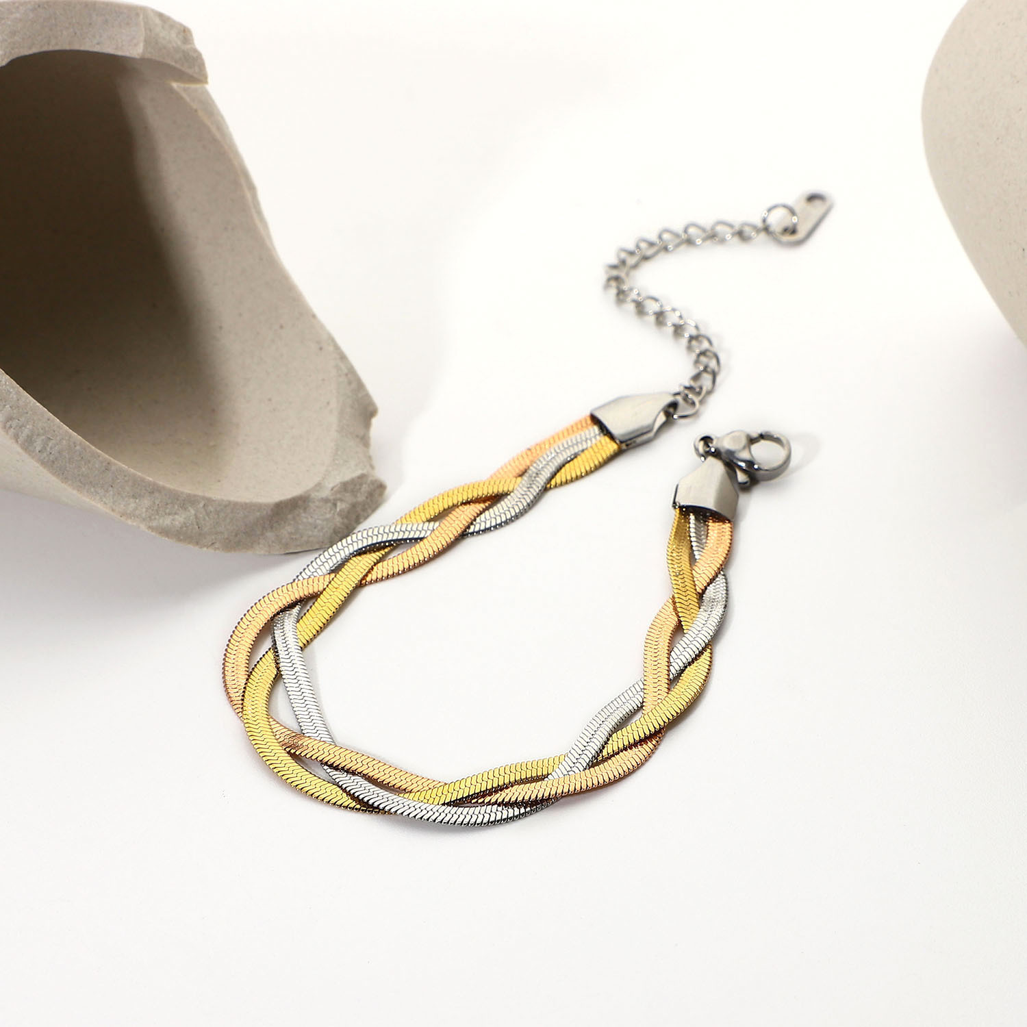 Mode Einfache Edelstahl Plattiert 18k Gold Dreist Rängige Schlangen Kette Wickel Armband display picture 2