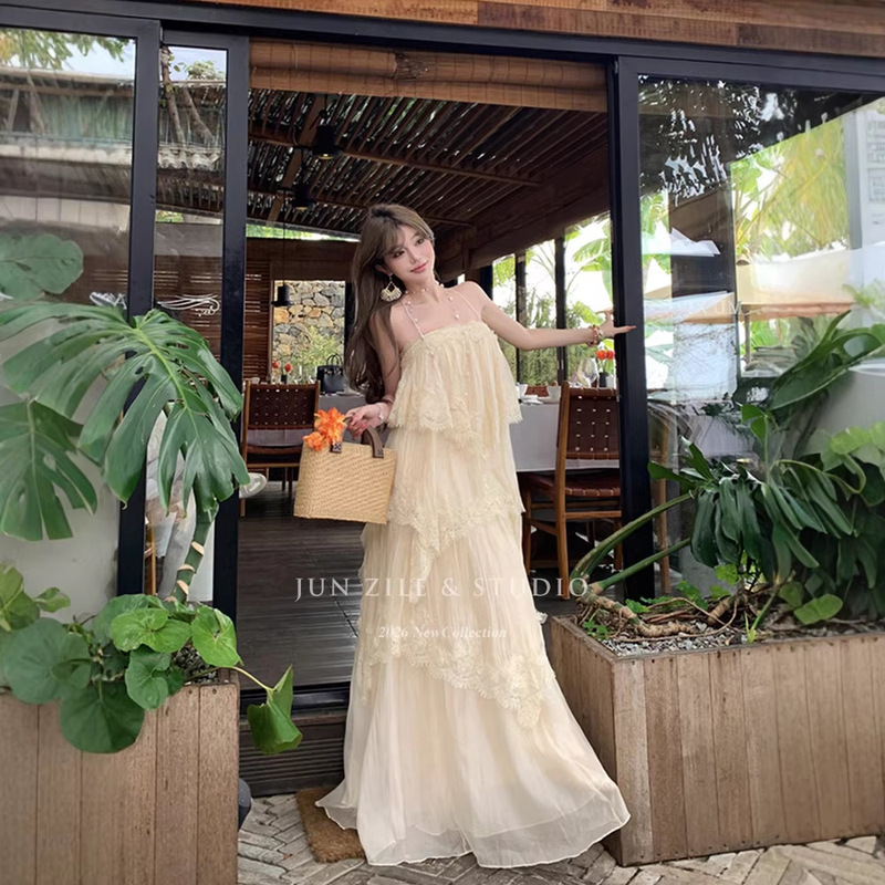 Beach Vacation Dress, Photo Shoot Outfit, Lace Strap Dress, Women's Summer Gentle Backless Slimming Cake Long Dress Beach Vacation Dress, Photo Shoot Outfit, Lace Strap Dress, Women's Summer Gentle Backless Slimming Cake Long Dress