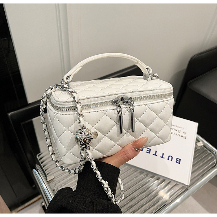 Bolso de mano de alta sensación para mujeres 2026 nuevo nicho bolso de caja de lujo ligero cadena de diamante bolso de hombro image 10