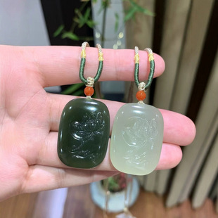 Hetian jade has been more than one year after year, ice-moist, delicate and elegant color, carved lotus flowers, more than one year after year, flowers bloom rich