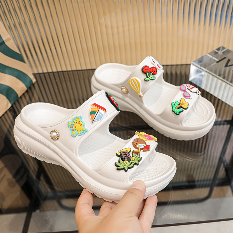 Thick-soled sandals and slippers women's summer New wear Korean fashion height leisure beach slippers foreign trade cross-border wholesale Thick-soled sandals and slippers women's summer New wear Korean fashion height leisure beach slippers foreign trade cross-border wholesale