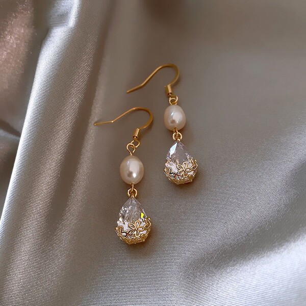retro elegant earrings from pearl