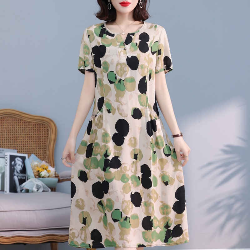 Stylish and youthful short-sleeved dress for middle-aged women, new summer style, luxurious cotton dress for middle-aged and elderly women.