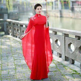 2024年新款走秀旗袍长款红色优雅舞台礼服模特新式披肩旗袍年轻款