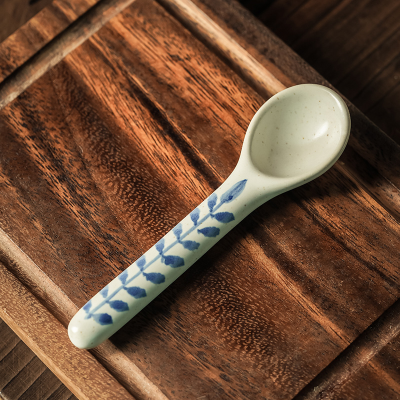 Retro estilo japonés cocina de sopa de sopa de cerámica hecha a mano pequeña cucharada de cerámica de alto valor de mezcla cucharada de cerámica gruesa