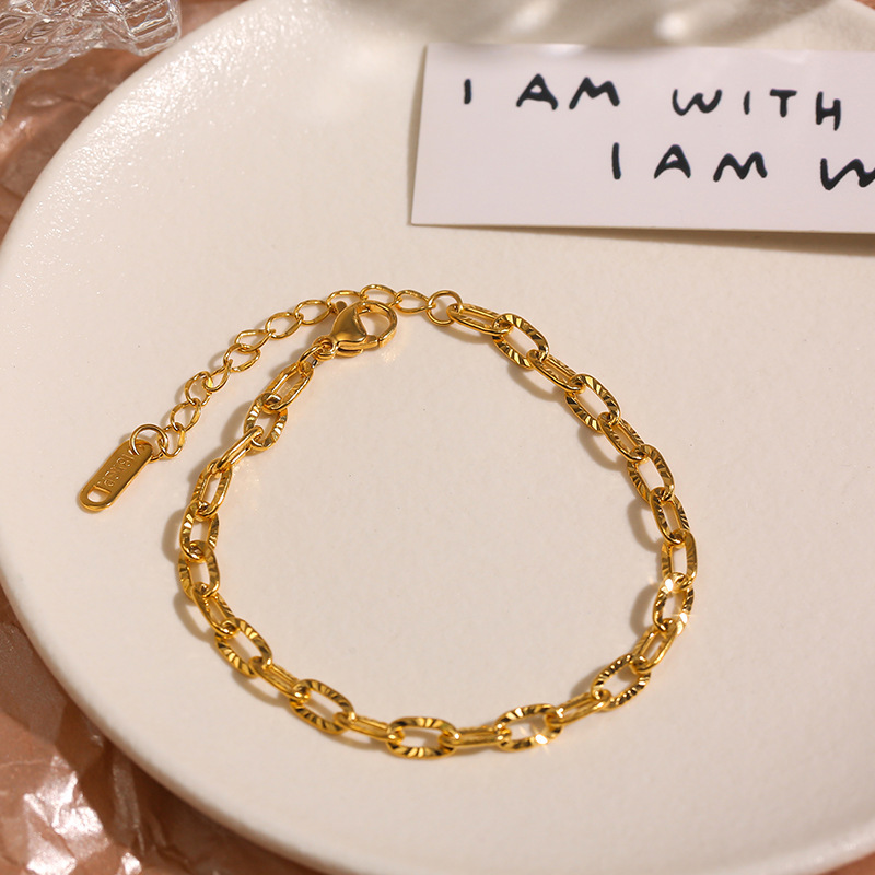 European Gold Embossed Link Bracelet Minimalist Thin Design_voghion.com