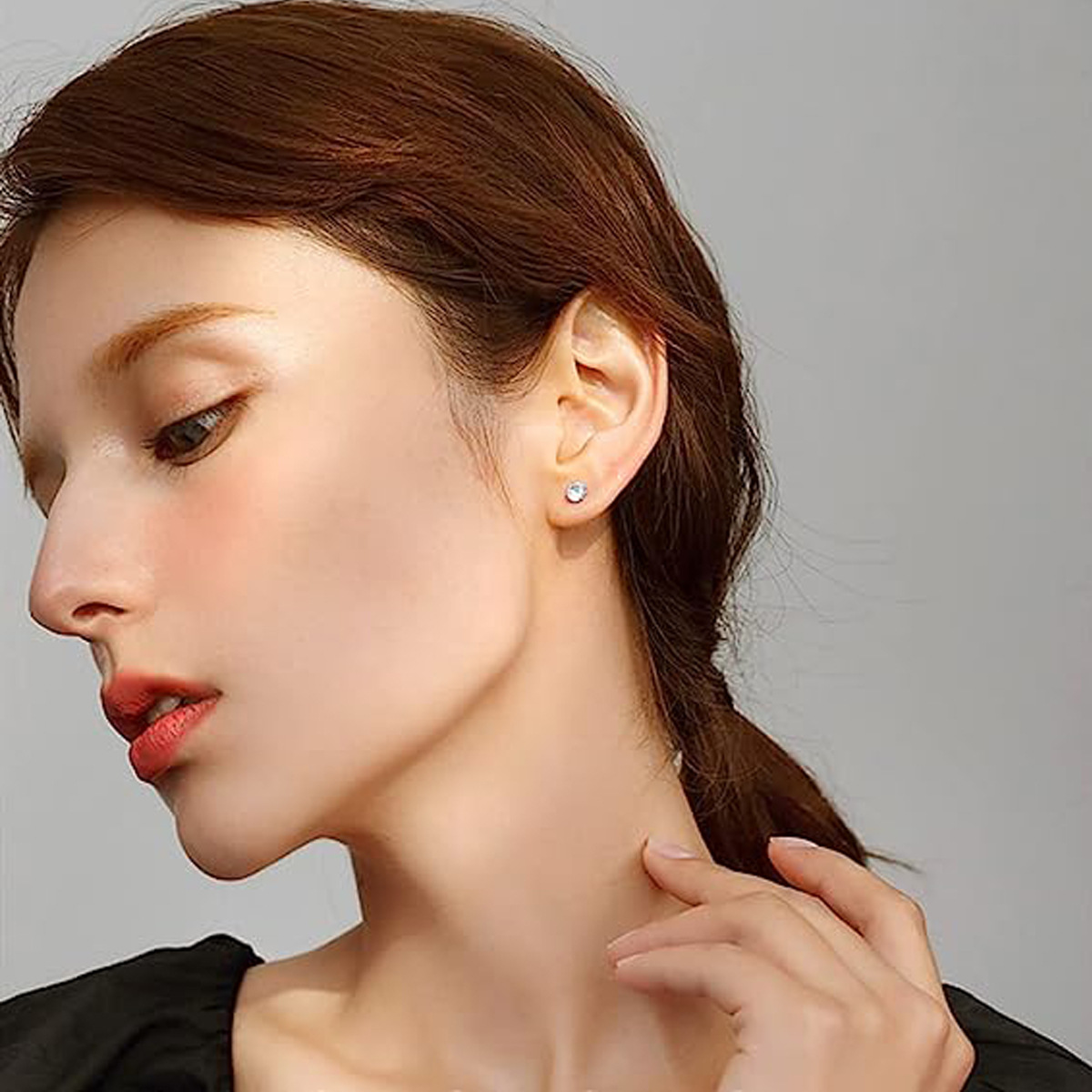 Boucles d'oreilles unisexes en acier titane et zircon en forme de croix, élégantes et polyvalentes, pour cartilage d'oreille multi-percé, pour un style classique et tendance._voghion.com