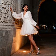 法式复古宫廷风礼服束腰白色欧根纱迷你裙深V 领2025秋冬新款女装