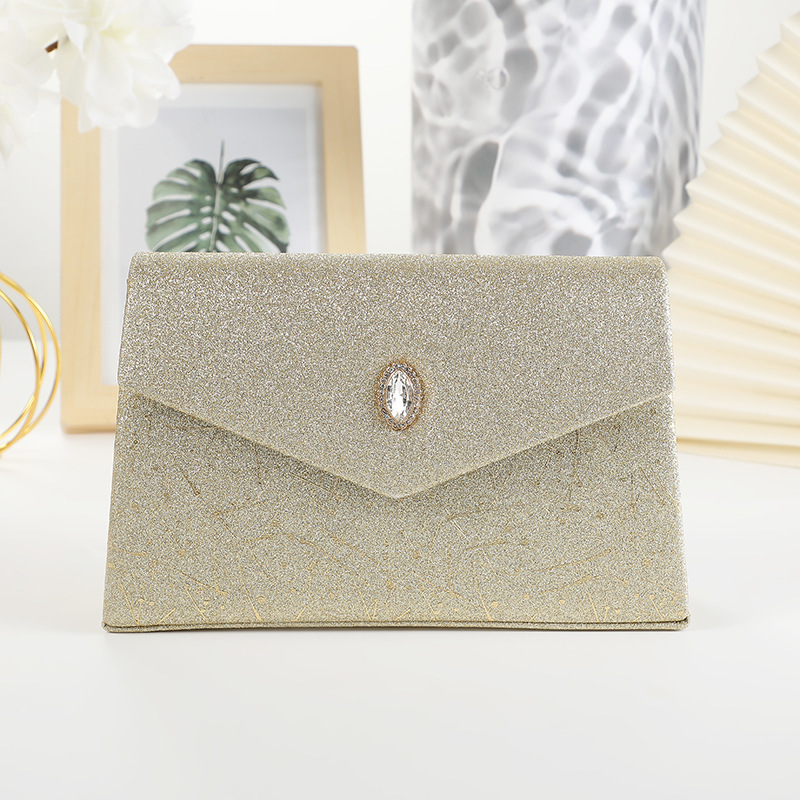 Carefully Selected Niche Design Chain Flap Bag, Light Luxury Large-Capacity Compartment Evening Bag, Fashionable and Elegant Shoulder Bag