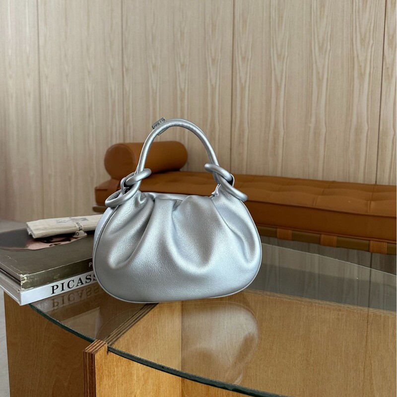 2025 New Korean Style Niche Design Handbag Cloud Cloud Bag Pleated Small Bag Women's Texture Can Be Worn as a Crossbody Bag